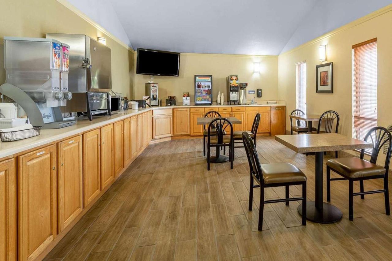 Super 8 By Wyndham Cheyenne Wy Exterior foto